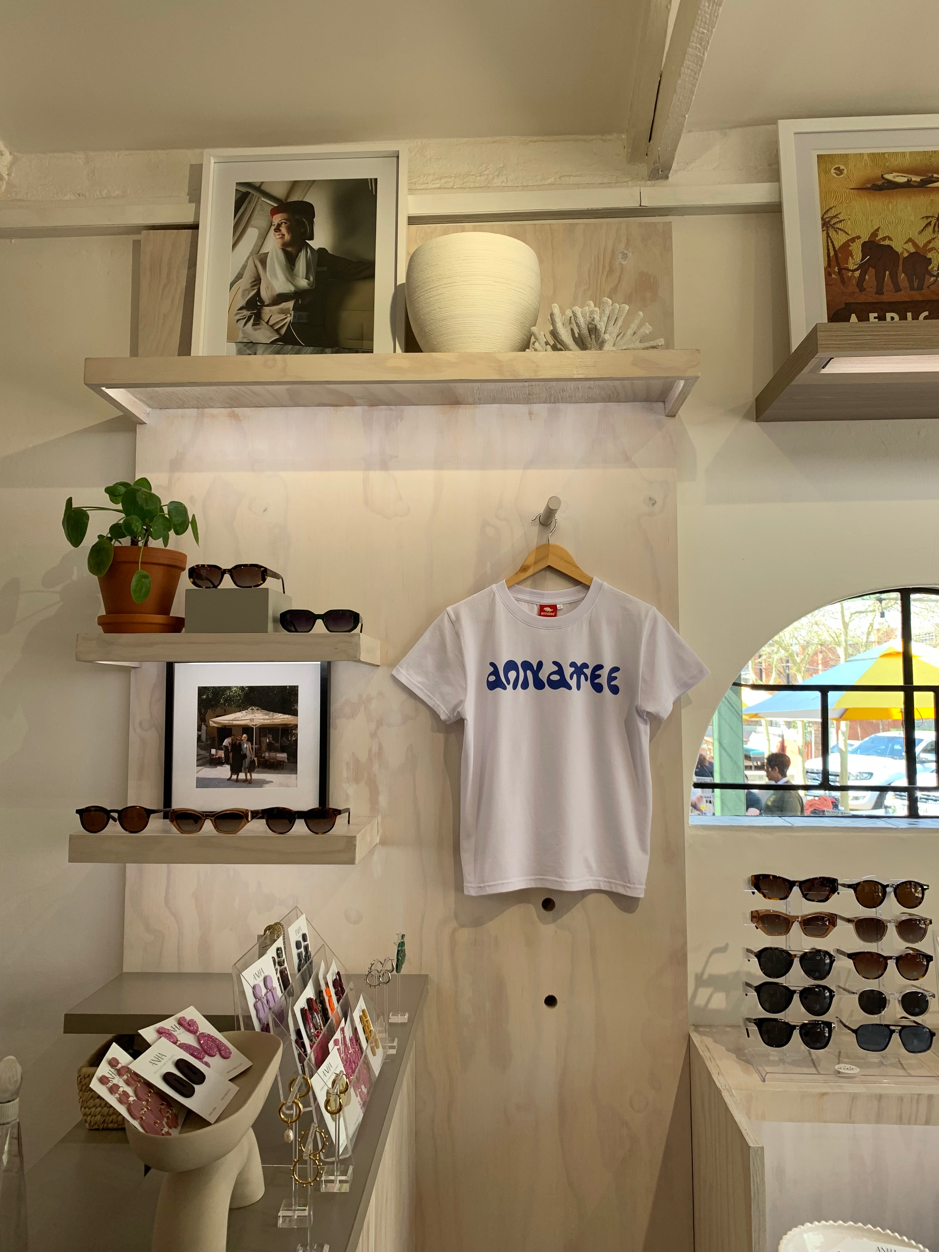 Annatee blue palm tee